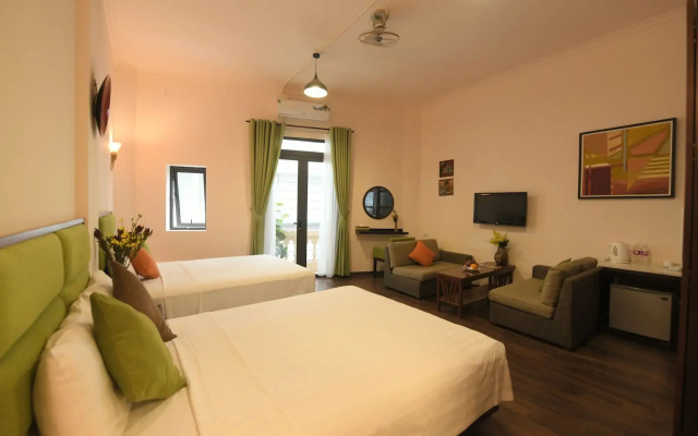 Old Quarter Family Hotel
