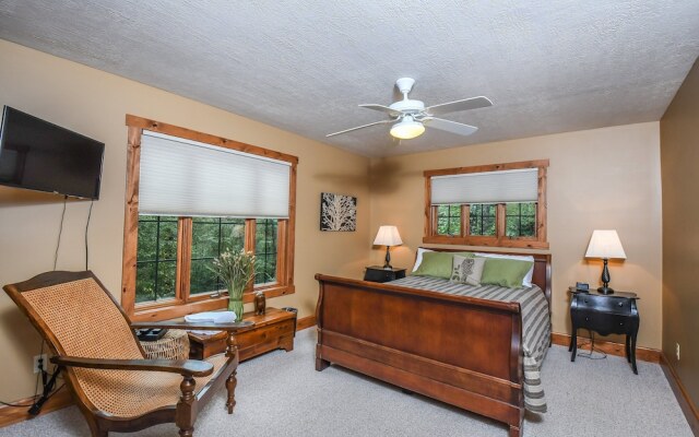Bears Lair House