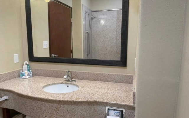 Spark by Hilton Houston Hobby Airport