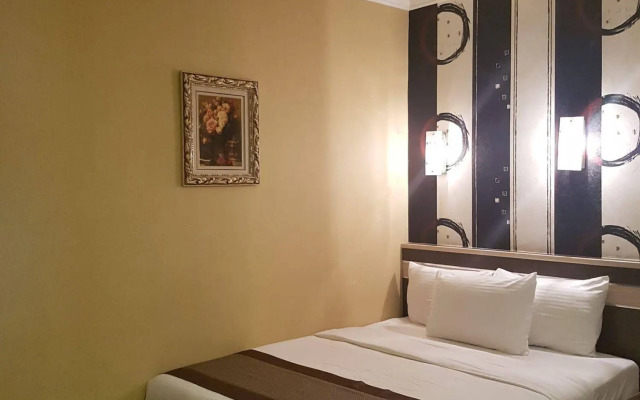 The Grand Orange World Hotel