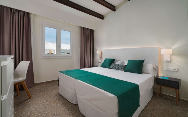 AluaSun Far Menorca Hotel