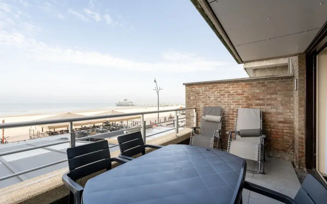 Apartment in Blankenberge With Sea View