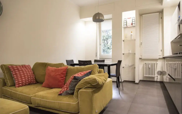 2 Bedrooms Flat with Parking near Metro Stop