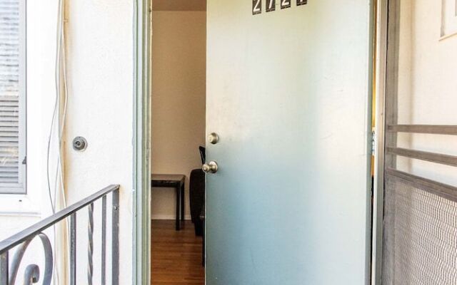 Sunny Palo Alto Two Bed