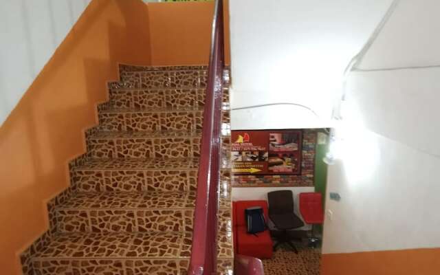 OYO 89951 Maa Hari Hotel