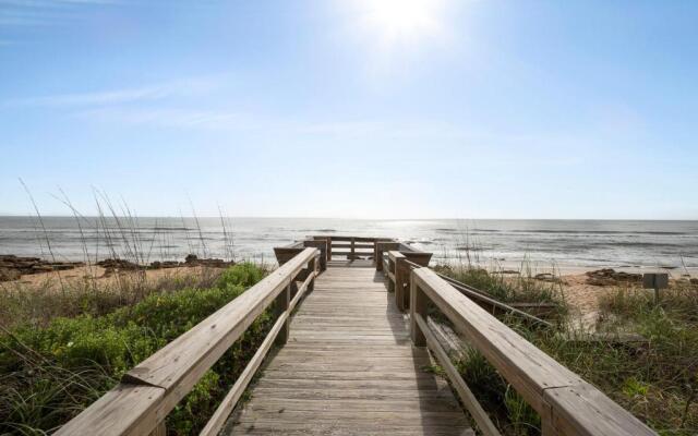 9866beachsidebeautypcwh - Beachside Beauty at Surfview Paradise