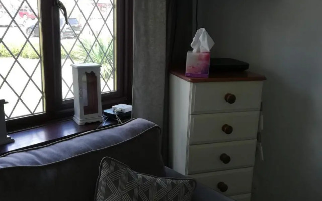 Little Cosy Cwtsh