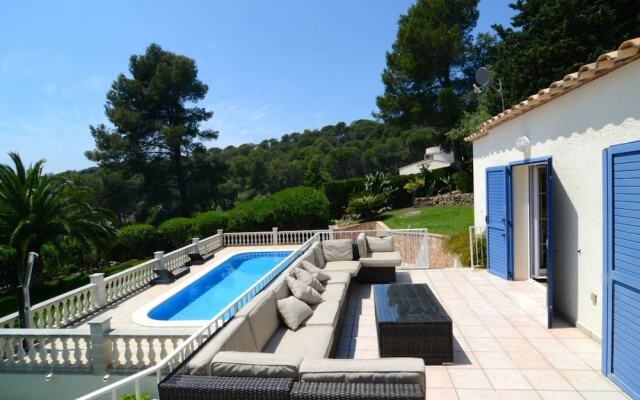 Villa  Villa Montgri