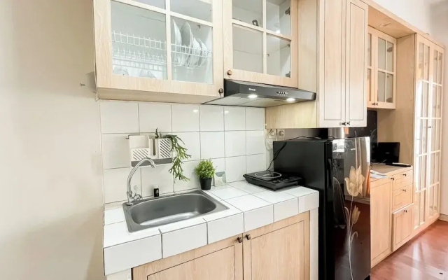 Cozy Studio Apartment Near Binus At Springlake Summarecon Bekasi