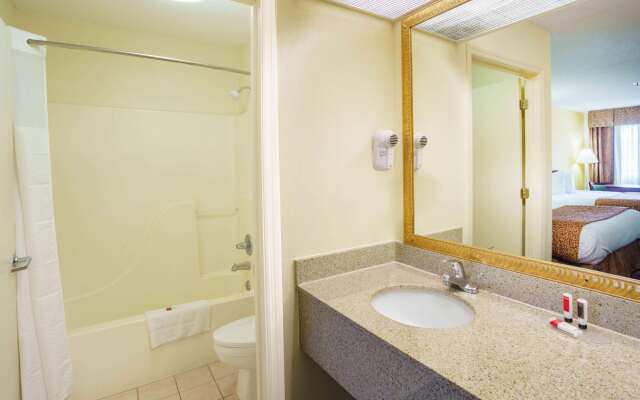 Travelodge by Wyndham Montgomery East
