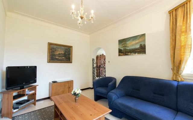 Beautiful Villa in Nyons with Swimming Pool