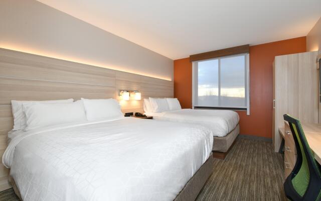 Holiday Inn Express Staten Island West