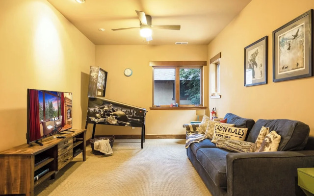 Star Haven Retreat 5 BDR Stunner!