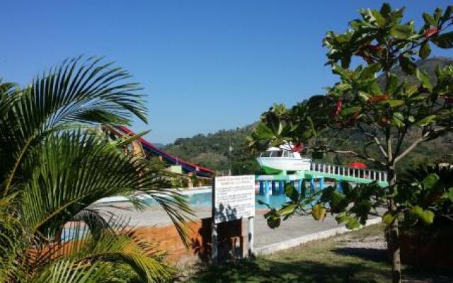 Aqua Park Y Club Campestre El Yate