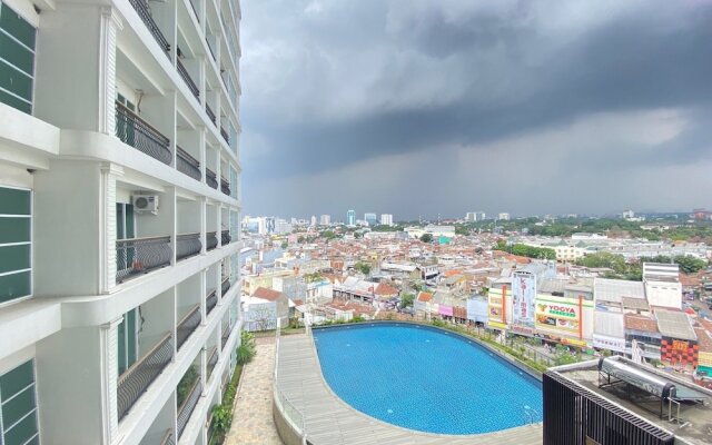 Modern and Spacious Studio Room at Green Kosambi Apartment