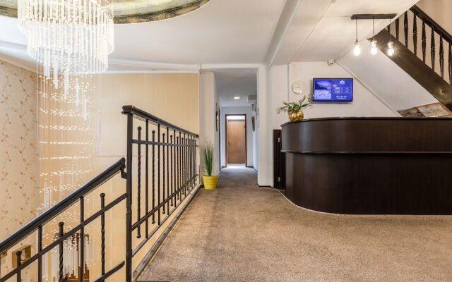 The Colony Hotel