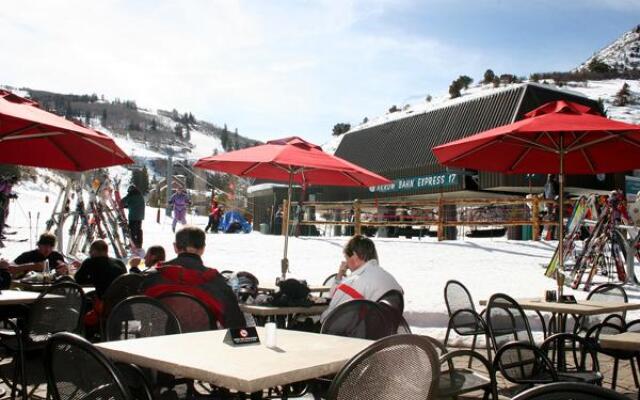 The Seasons Lodge at Arrowhead