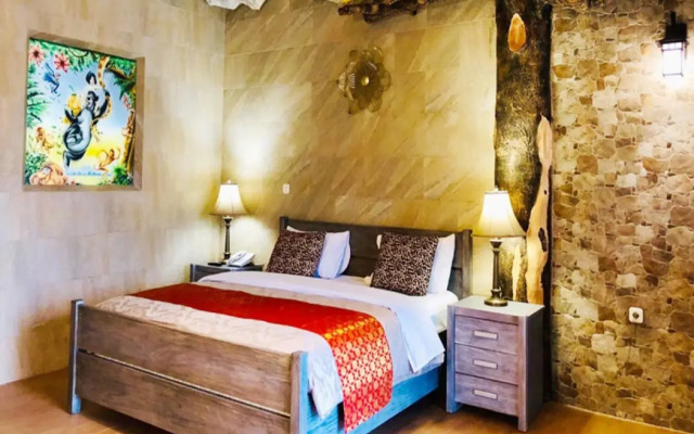 Seruni Hotel Hobbit House