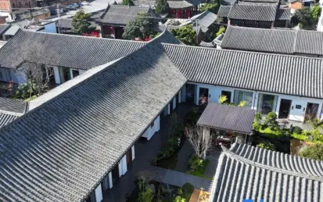Jianshui Past and Present Courtyard Hotel