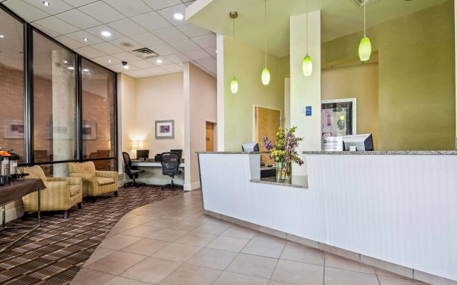 Best Western Plus Philadelphia Airport S. At Widener Univ.