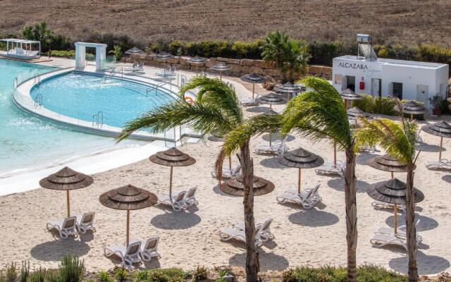 2237-Modern apt with private beach