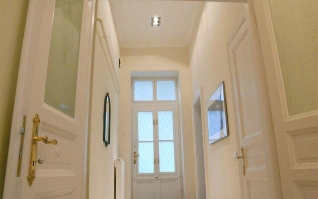 Parisien Apartment