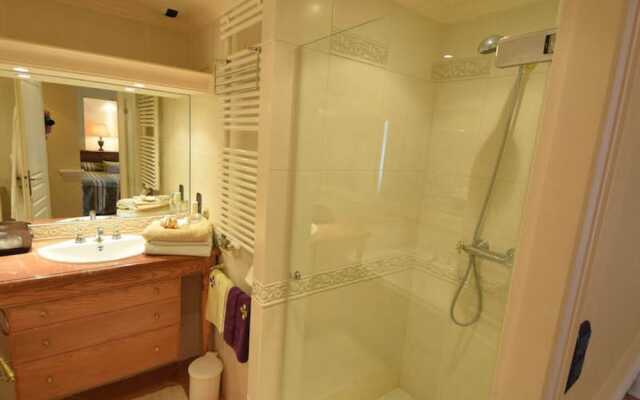 Lavish Villa on an Exclusive Estate in Liorac-sur-louyre With Pool