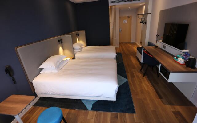 Holiday Inn Express Wuhan Optical Valley by IHG