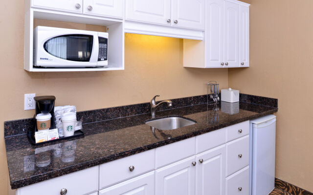 Best Western Plus Mariposa Inn & Conference Centre