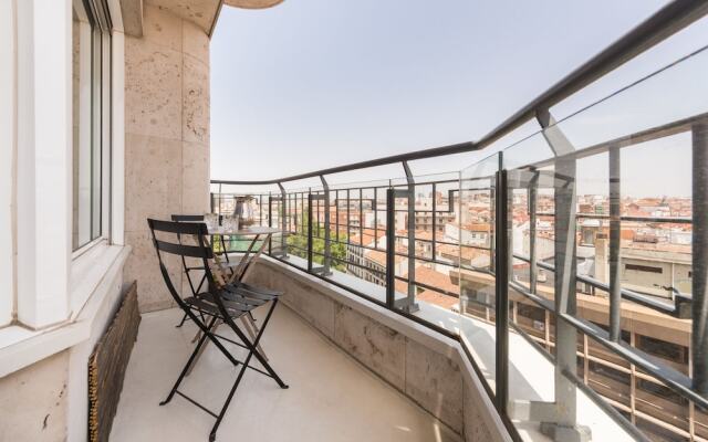 Luxurius Apartment with Huge Balcony at Plaza de España