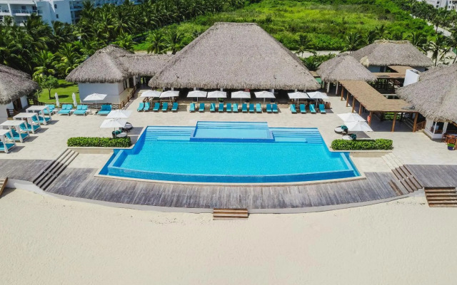 Relax Apto Pool And Golf View in Cana Pearl