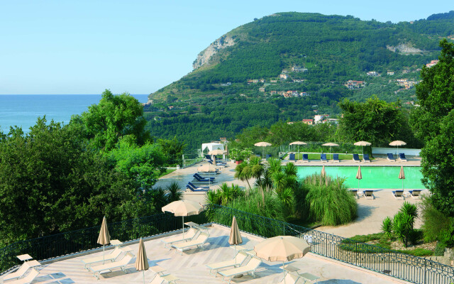 Nastro Azzurro Resort