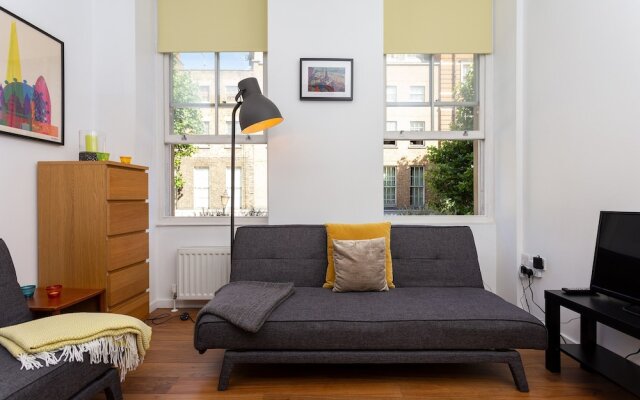 1 Bedroom Apartment In Fitzrovia Sleeps 4