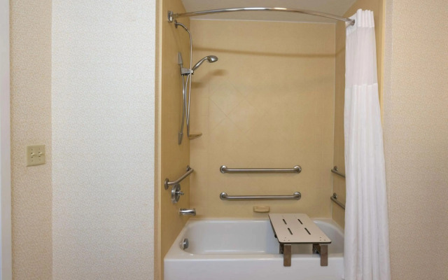 Hampton Inn London-North