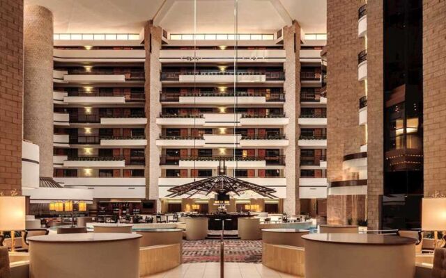 Embassy Suites by Hilton Orlando International Drive ICON Park