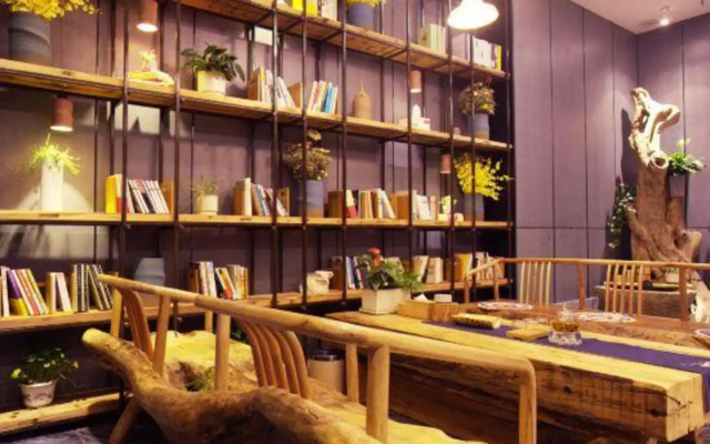 PM Hotel (Changsha Songya Hunan Metro Station)