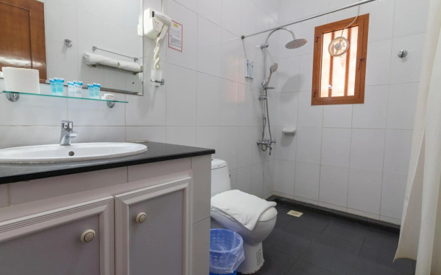 Al Ayjah Plaza Hotel