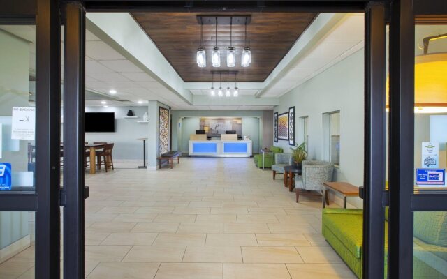 Holiday Inn Express Tiffin by IHG