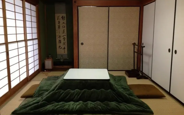 B & B Yajiuemon