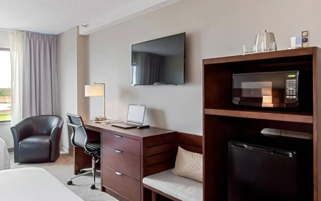 Harborside Hotel