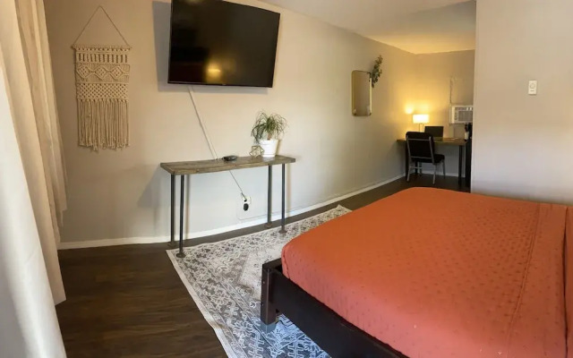 Selkirk Motel