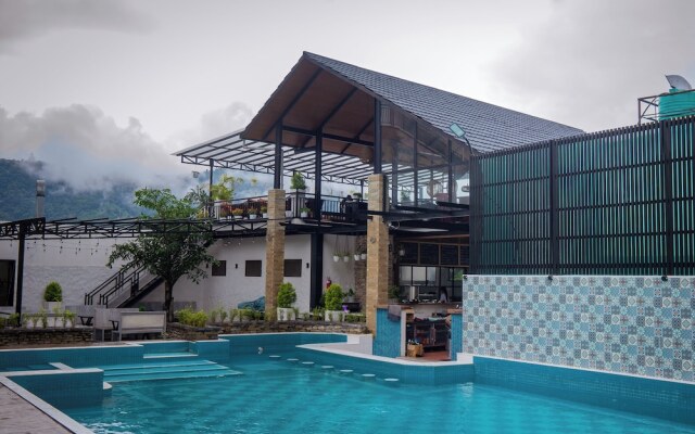 Majestic Lakefront Hotel & Suites