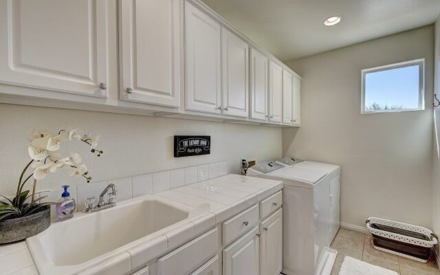 Apple Court - Four Bedroom Home