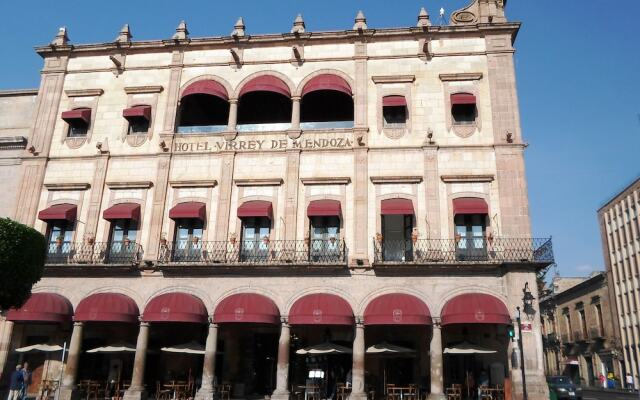 Hotel Virrey De Mendoza