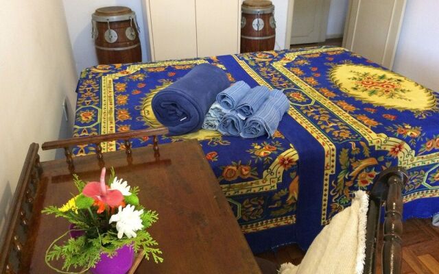 Cozy Rooms in front of Sugar Loaf