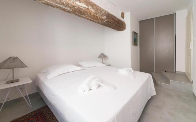 T3 Appartement HYPERCENTRE PROCHE COMMERCE- PARKING - 2 Chambres Wifi Gratuit