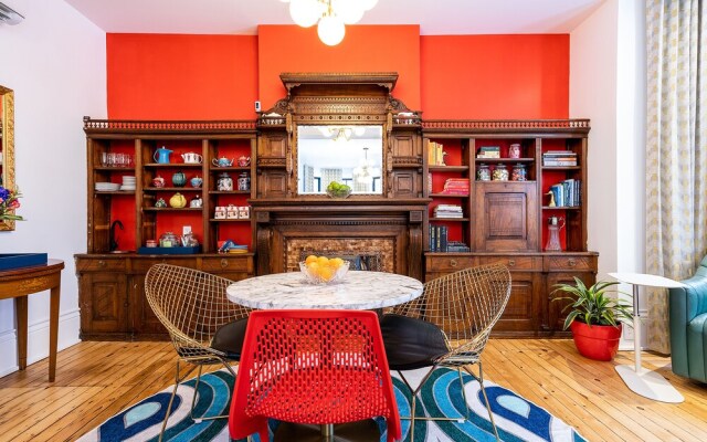 11 Rooms Boutique Hotel