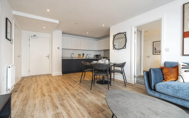 Superb Flat With Community Vibe