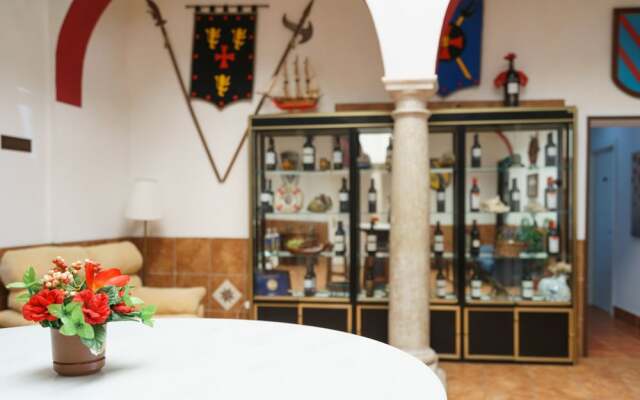 Hotel Carlos V by Viverestays