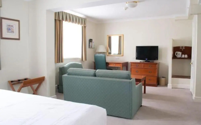 The Tong Park Hotel